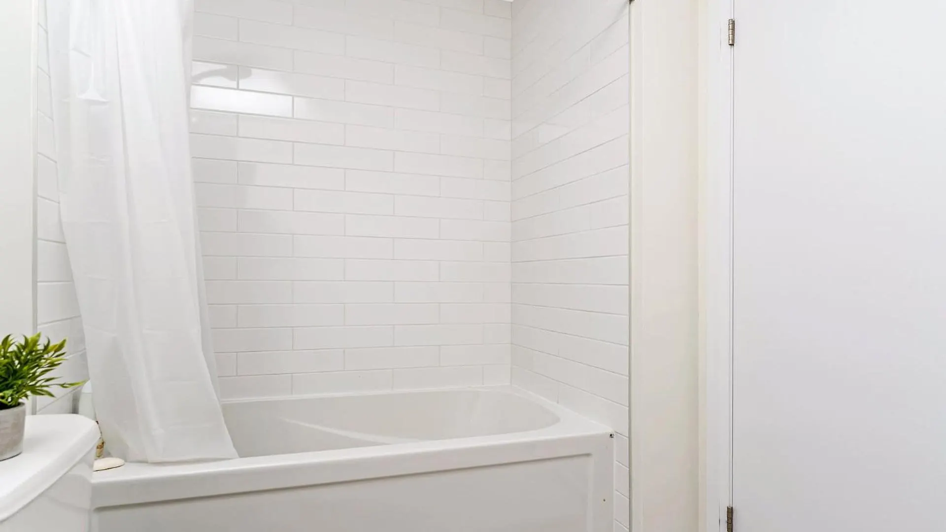 Dt High Rise Condo W Private Patio And View Kitchener 0*,