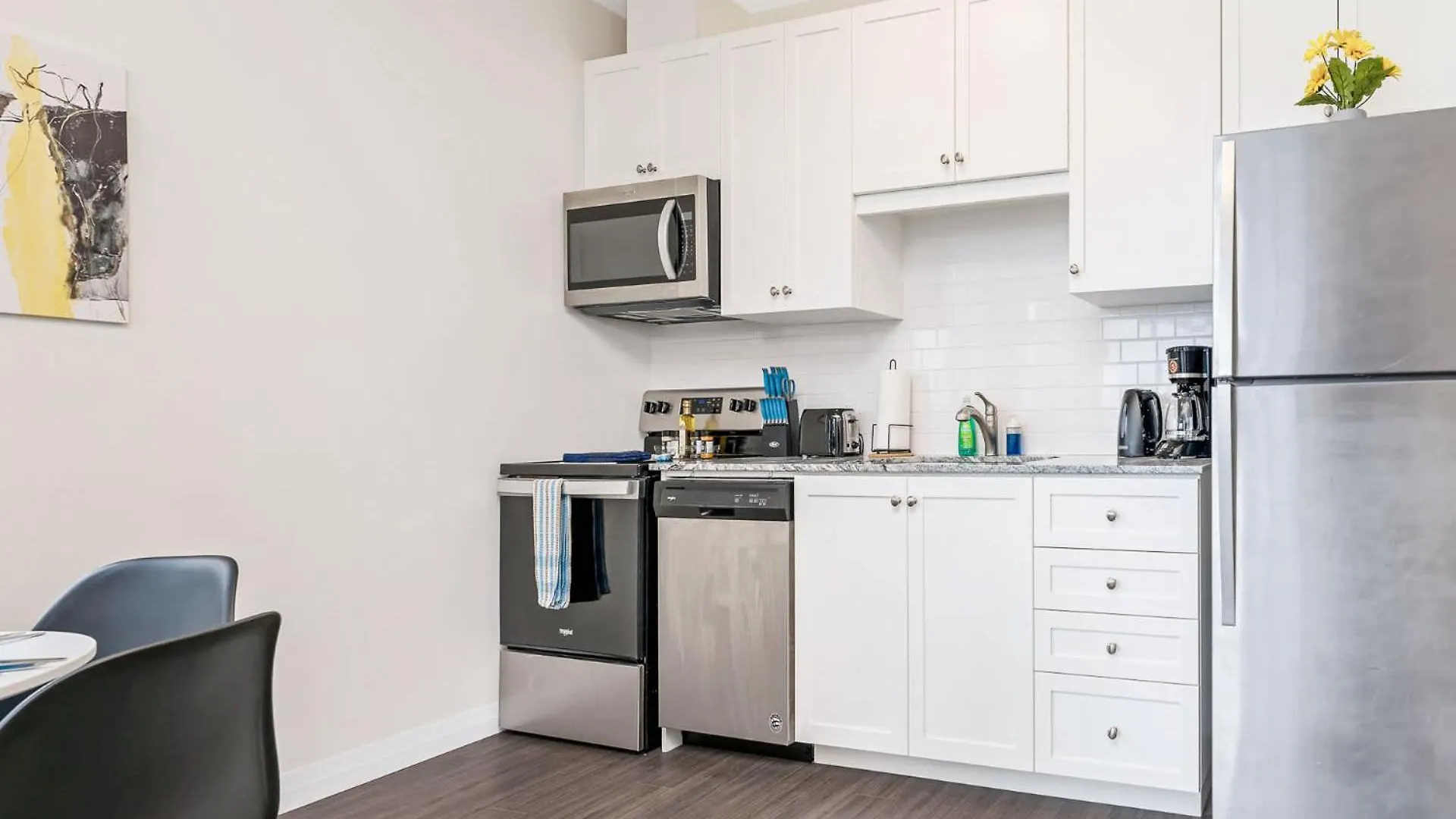 Holiday home Dt High Rise Condo W Private Patio And View Kitchener Canada