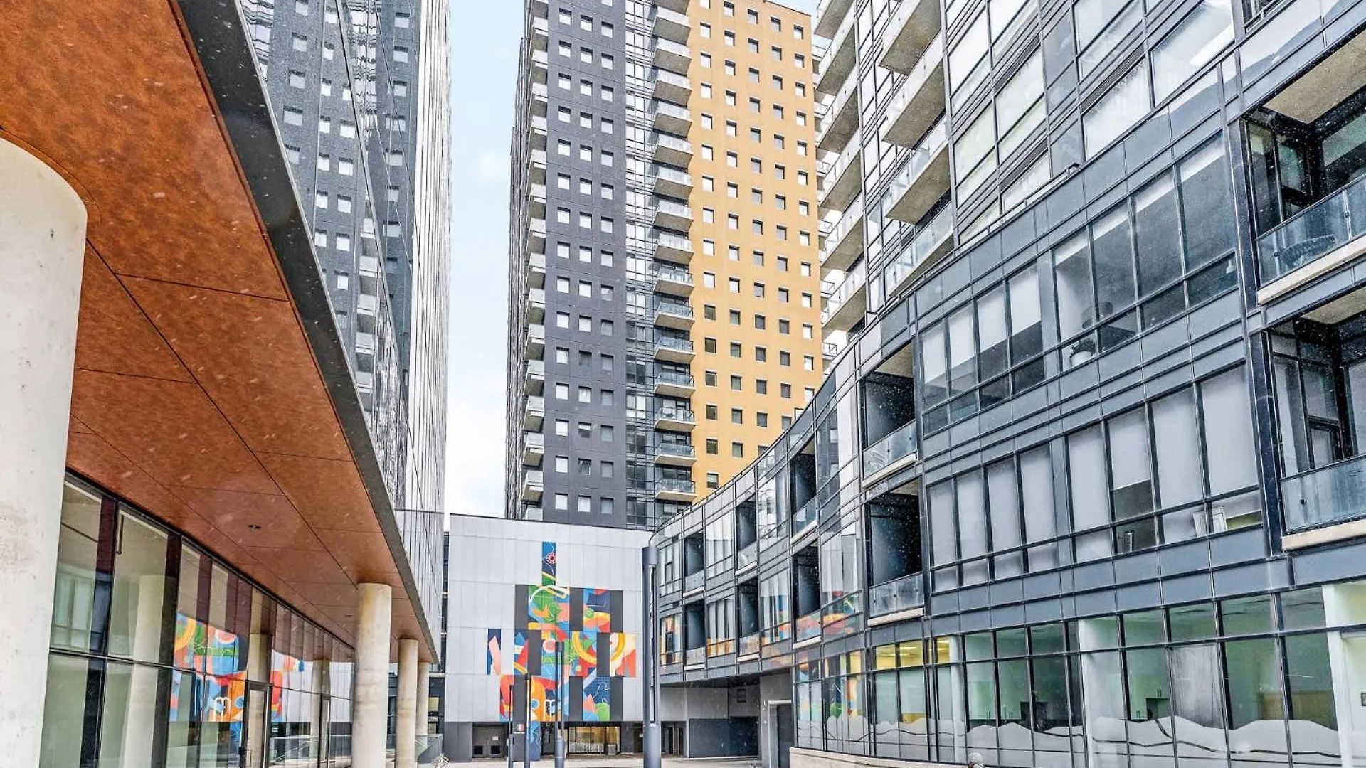 Dt High Rise Condo W Private Patio And View Kitchener