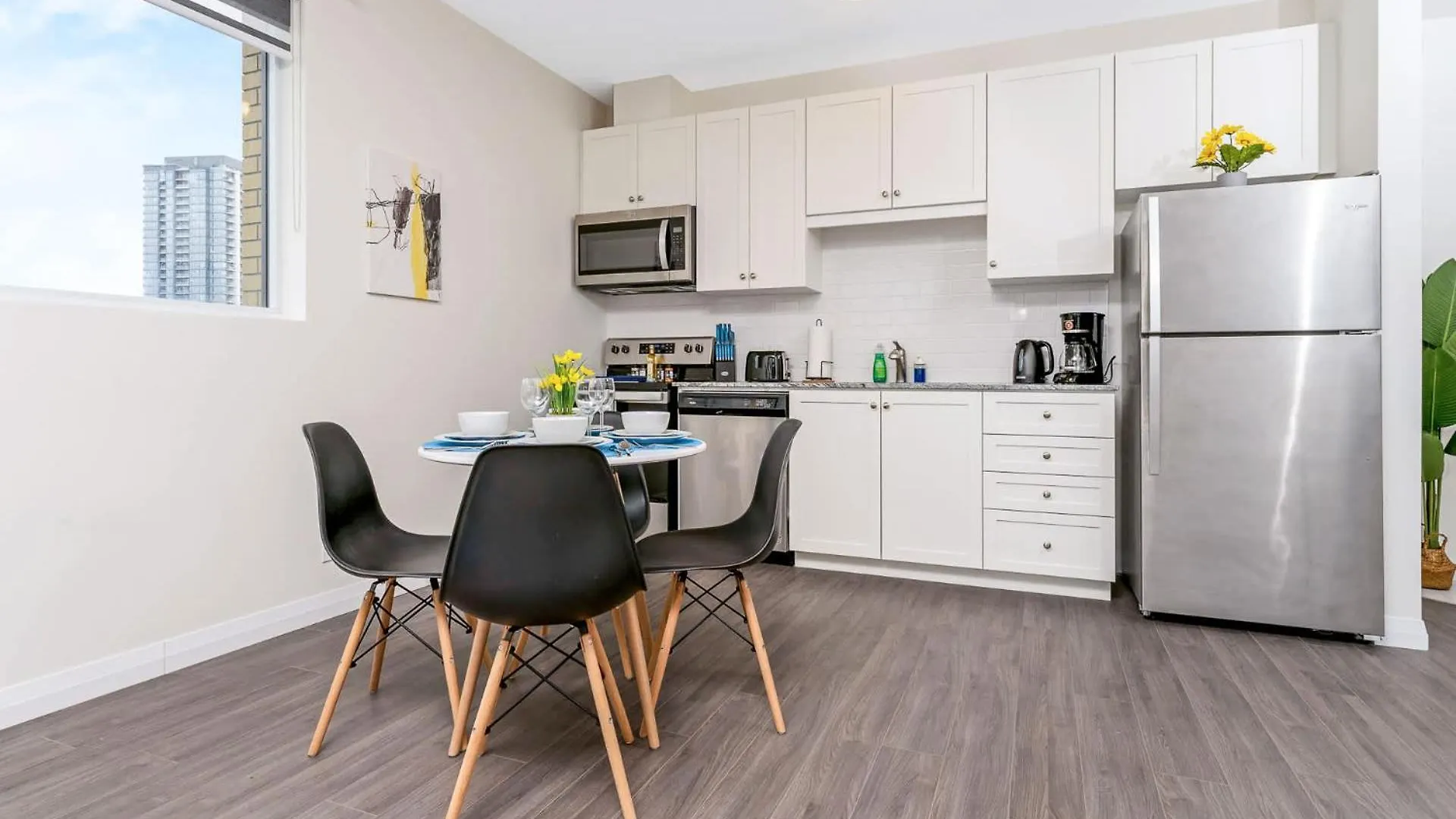Dt High Rise Condo W Private Patio And View Kitchener Holiday home