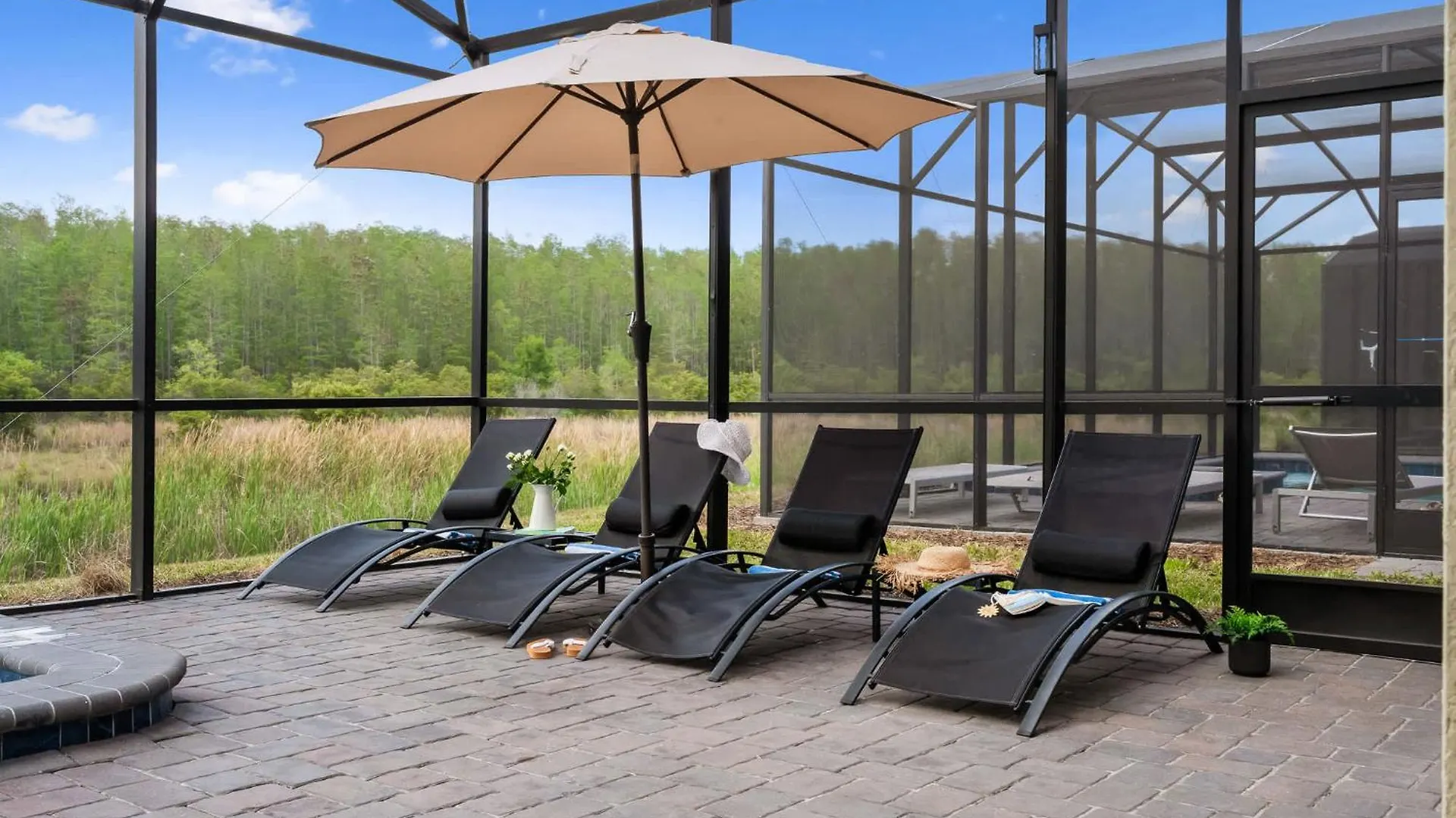 Dt High Rise Condo W Private Patio And View Kitchener