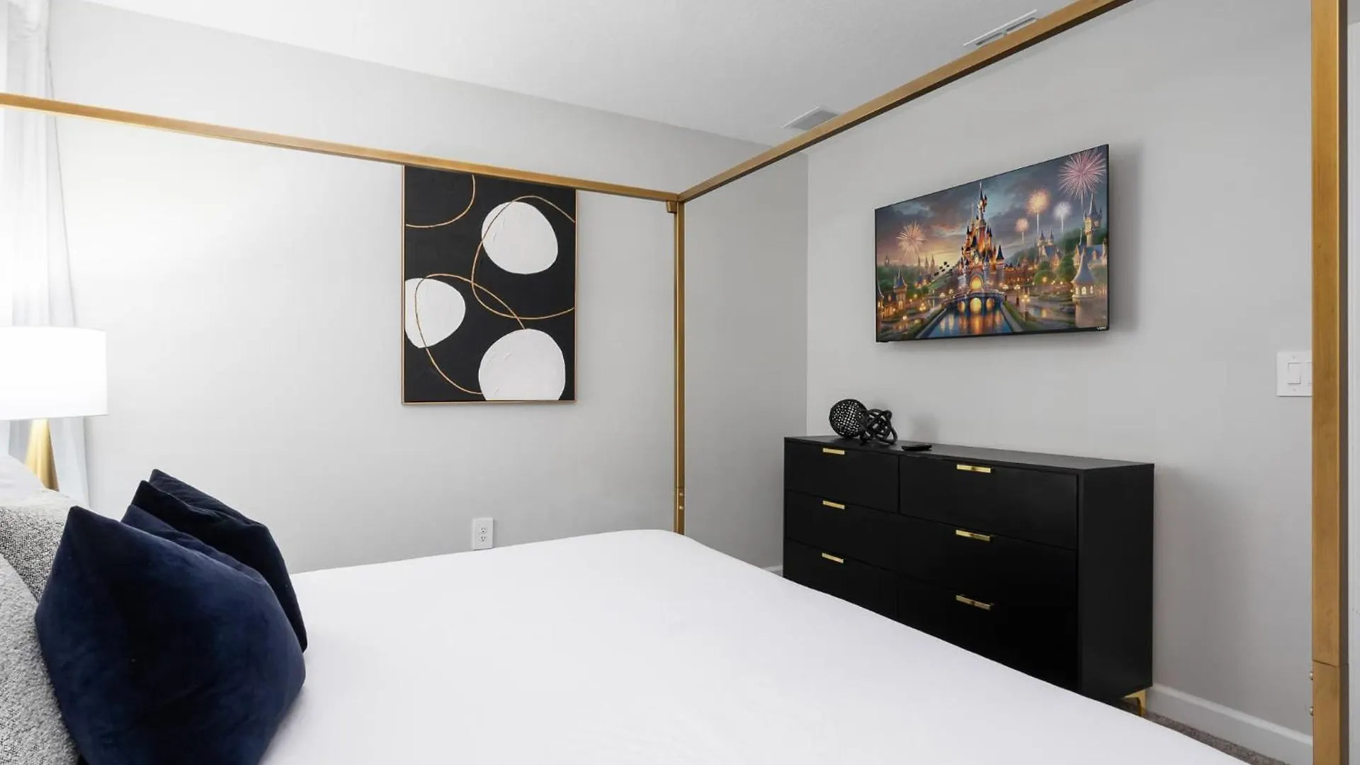 Dt High Rise Condo W Private Patio And View Kitchener Kanada