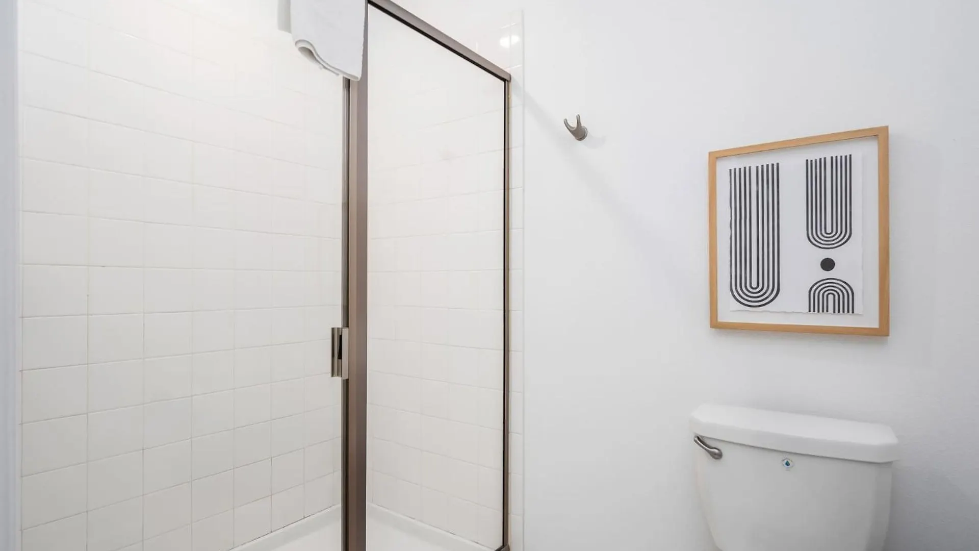 Dt High Rise Condo W Private Patio And View Kitchener Kanada