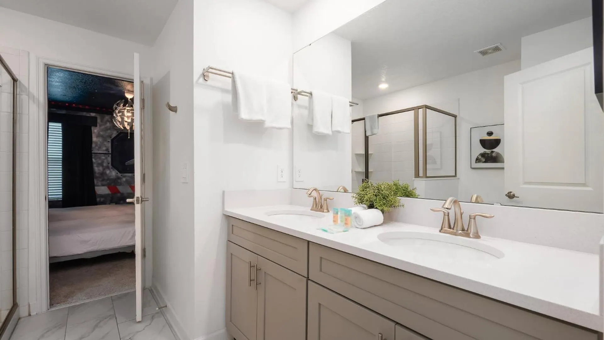 Dt High Rise Condo W Private Patio And View Kitchener Kanada