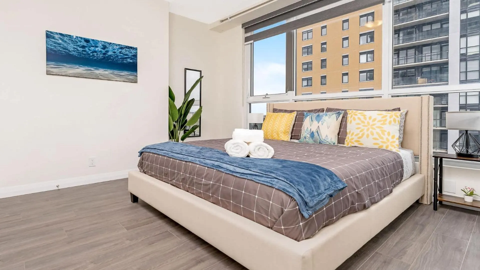 Dt High Rise Condo W Private Patio And View Kitchener